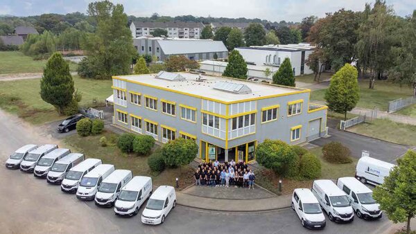Geschäftsführer Andrea und Rolf Dreeß (Mitte und rechts), Prokurist Emanuel Güttner (links), Prokurist Eduard Walker (oben)